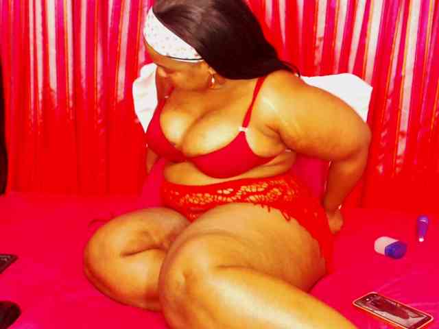 DivineBootyxxx webcam