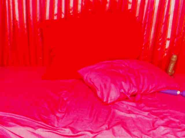 DivineBootyxxx webcam