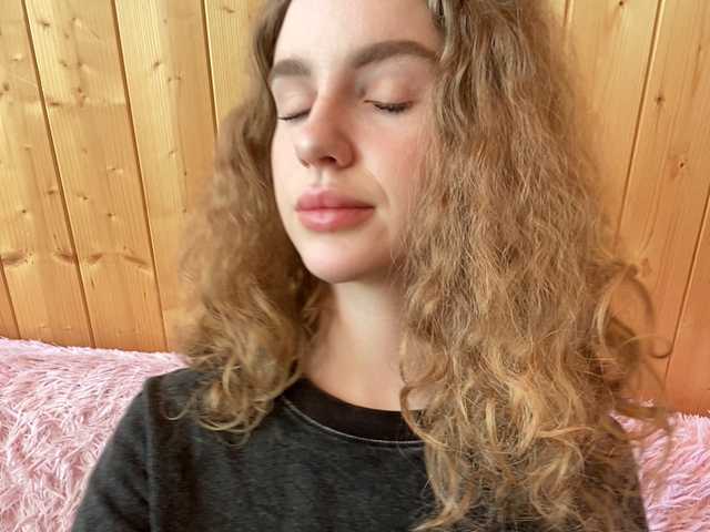 le modèle Sweetie_Kitty est en webcam porno dans un show sur le site bongacams, il possède les tags suivants: White/Caucasian,Blonde,Trimmed