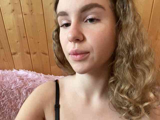 Sweetie_Kitty webcam