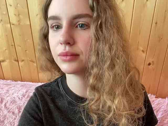 Sweetie_Kitty webcam