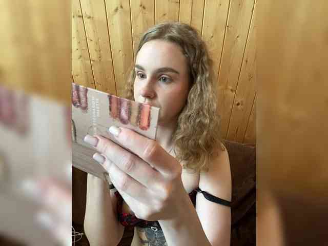 Sweetie_Kitty webcam