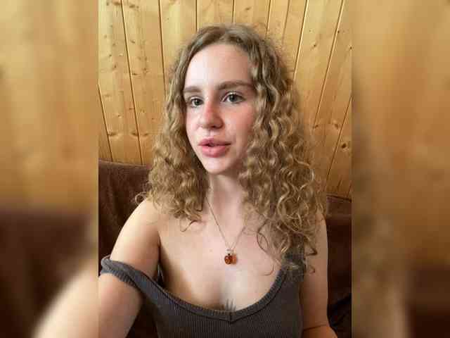 Sweetie_Kitty webcam