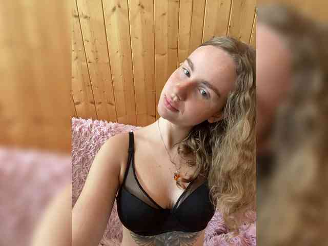Sweetie_Kitty webcam