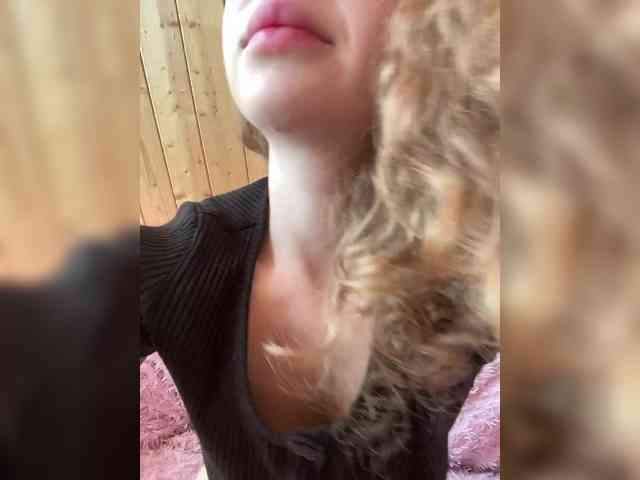 Sweetie_Kitty webcam