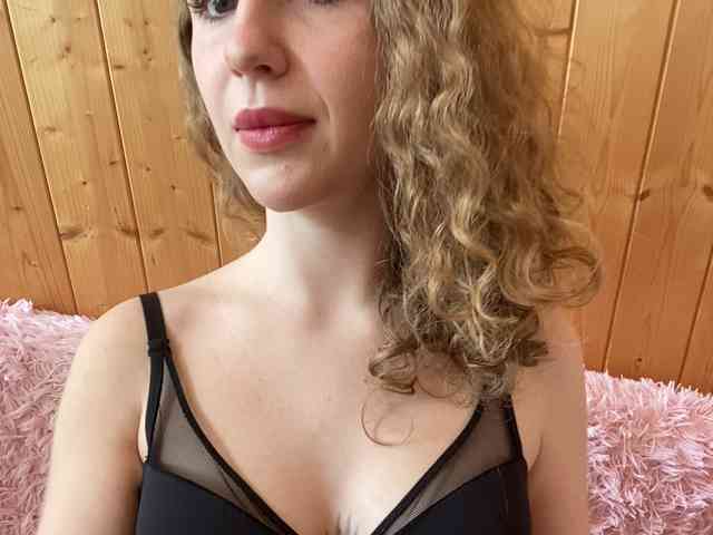 Sweetie_Kitty webcam