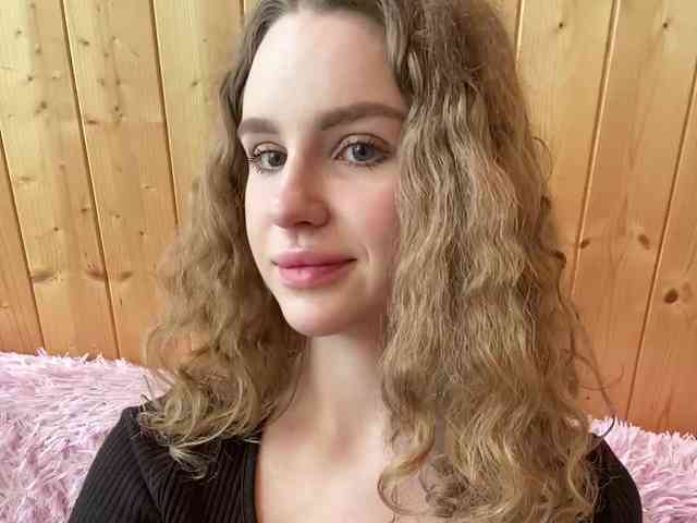 Sweetie_Kitty webcam