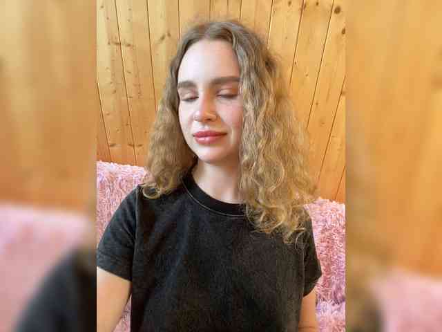 Sweetie_Kitty webcam