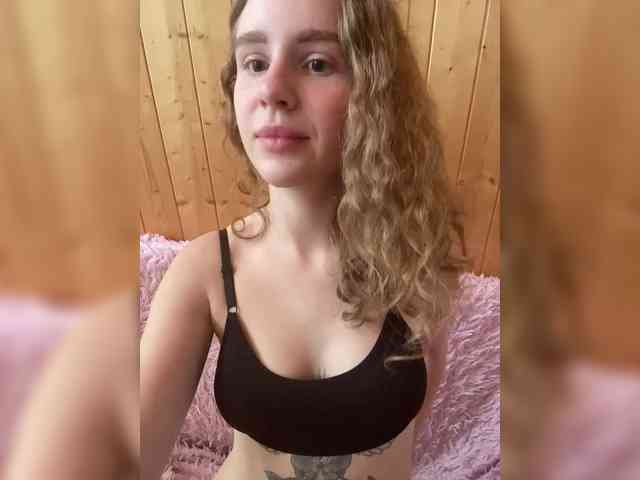 Sweetie_Kitty webcam