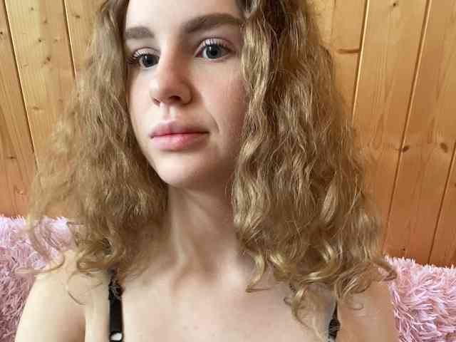 Sweetie_Kitty webcam