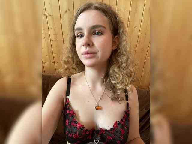 Sweetie_Kitty webcam