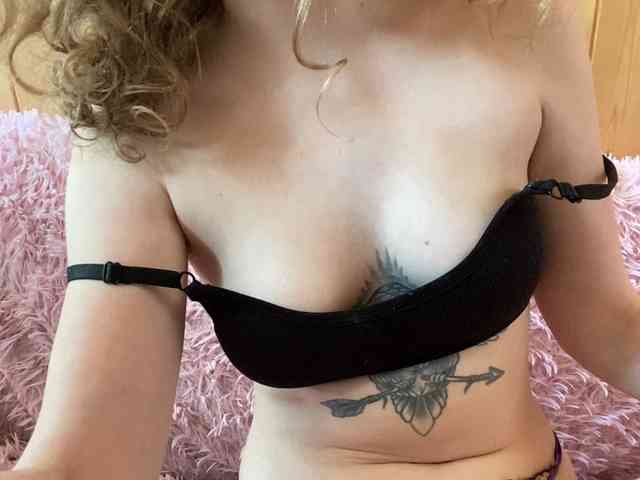 Sweetie_Kitty webcam