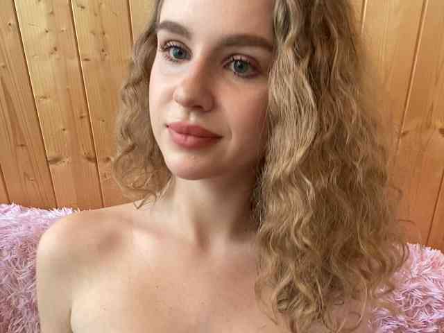 Sweetie_Kitty webcam