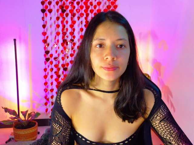 Sarasavaagee live cam on BongaCams