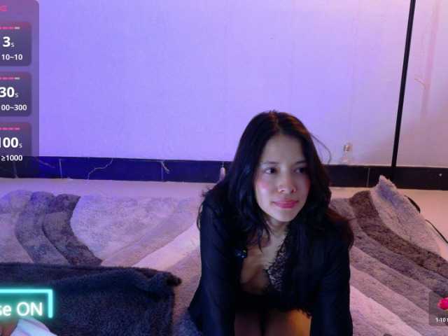Sarasavaagee live cam on BongaCams