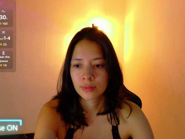 Sarasavaagee live cam on BongaCams