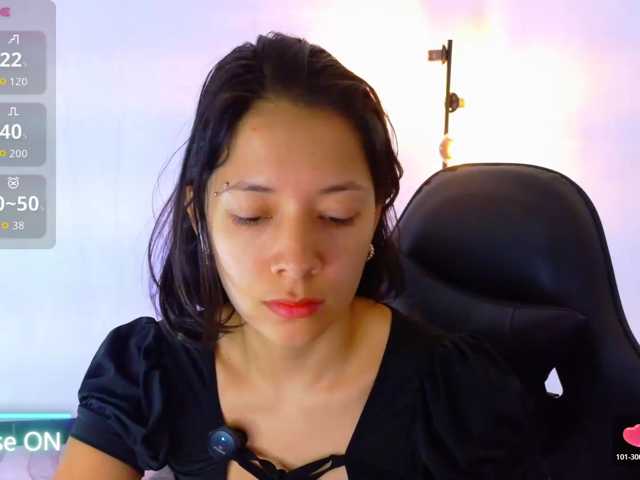 Sarasavaagee live cam on BongaCams