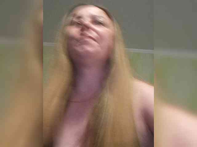 Mishellca webcam