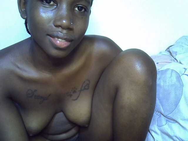 sexyshary live cam on BongaCams