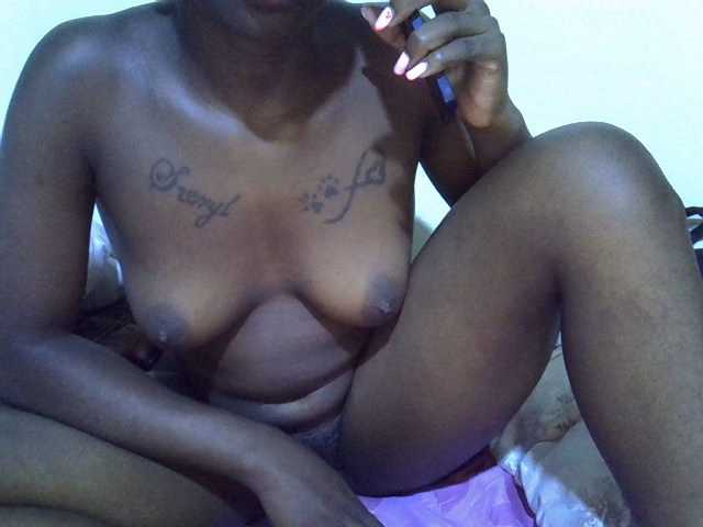 sexyshary live cam on BongaCams