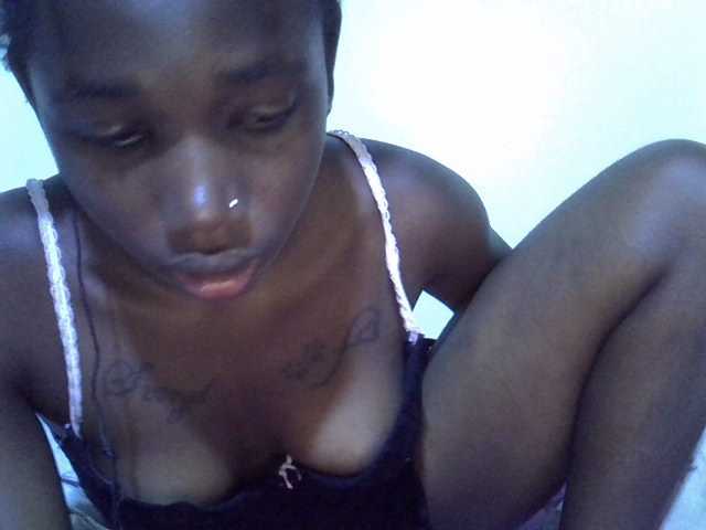sexyshary live cam on BongaCams