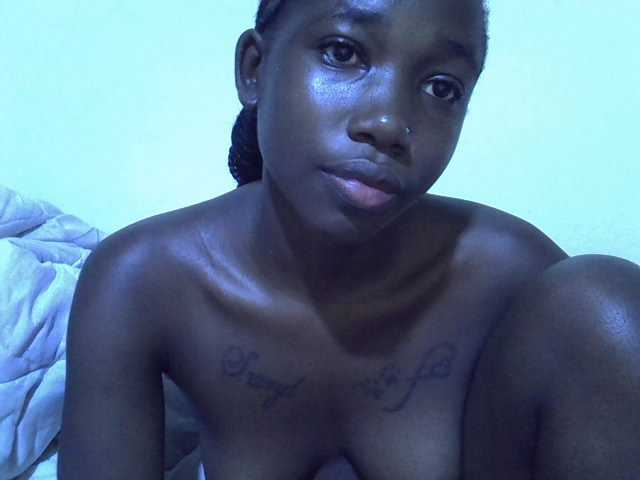 sexyshary live cam on BongaCams