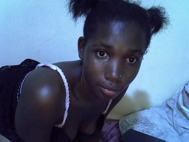 sexyshary live cam on BongaCams