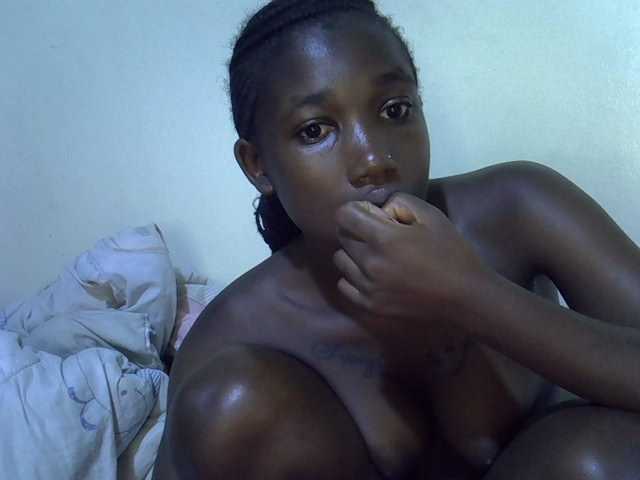 sexyshary live cam on BongaCams
