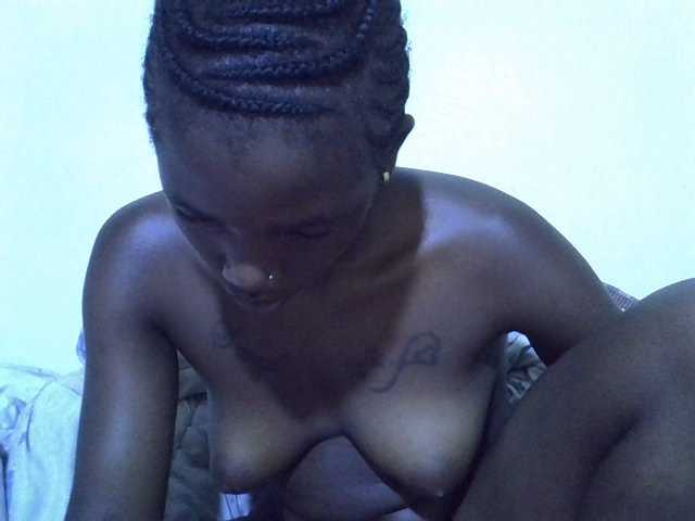 sexyshary live cam on BongaCams