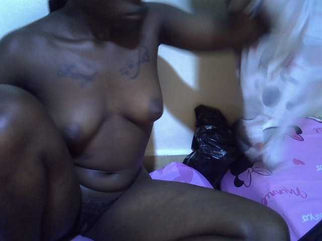 sexyshary live cam on BongaCams