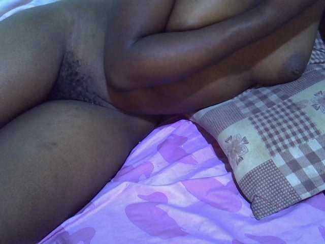 sexyshary live cam on BongaCams