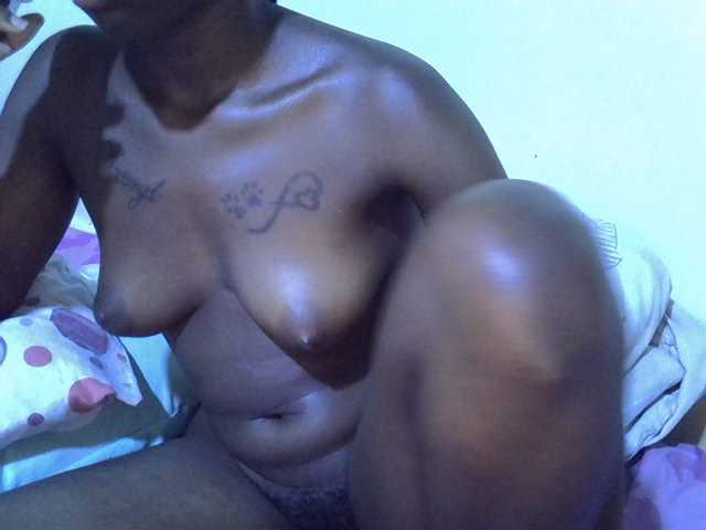 sexyshary live cam on BongaCams