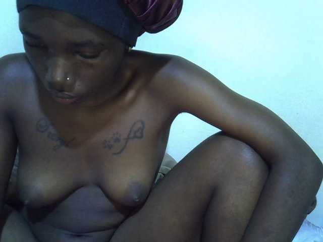 sexyshary live cam on BongaCams