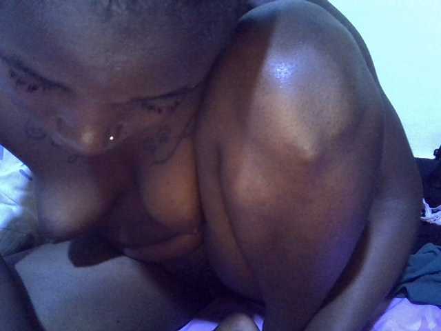 sexyshary live cam on BongaCams