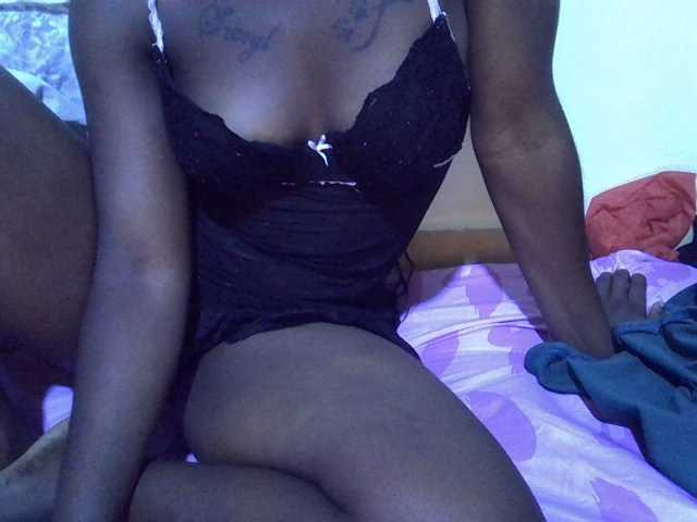 sexyshary live cam on BongaCams