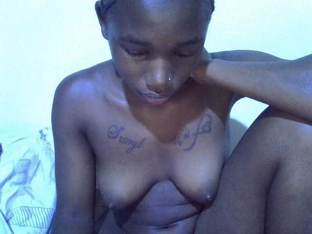 sexyshary live cam on BongaCams