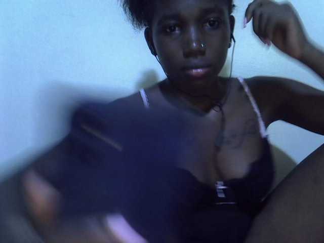 sexyshary live cam on BongaCams