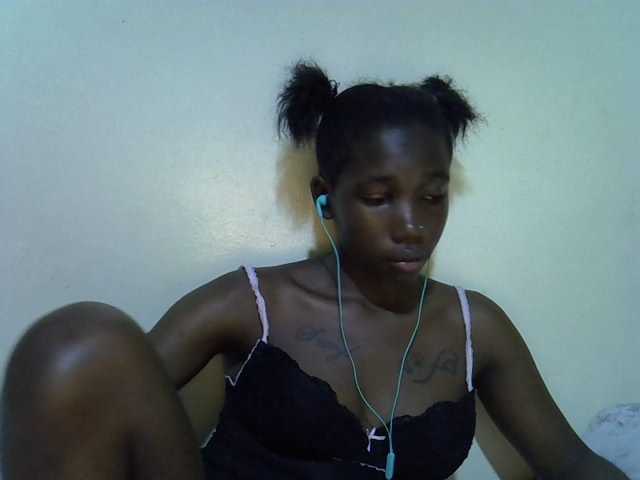 sexyshary live cam on BongaCams