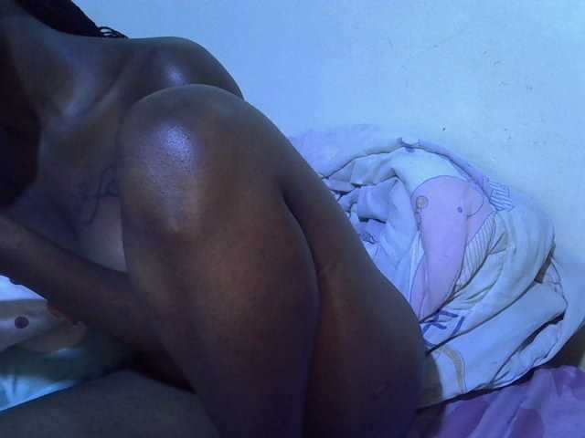 sexyshary live cam on BongaCams