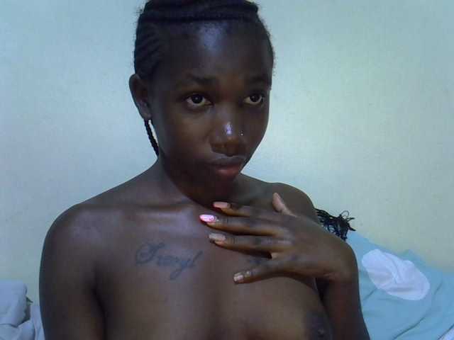 sexyshary live cam on BongaCams