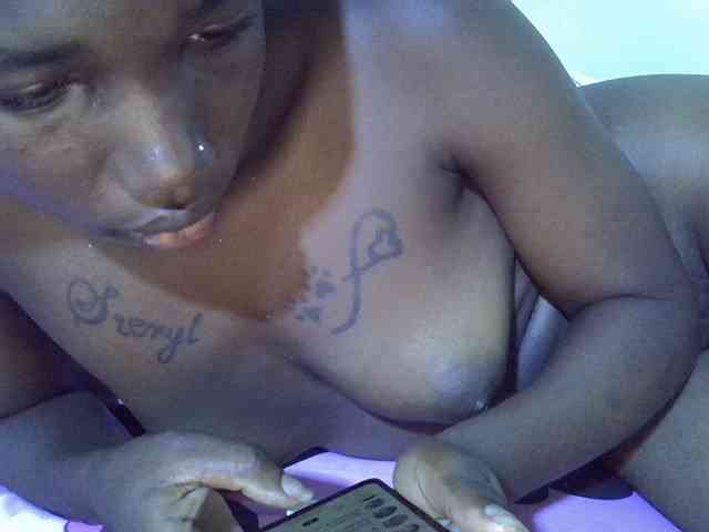 sexyshary Live Webcam on BongaCams