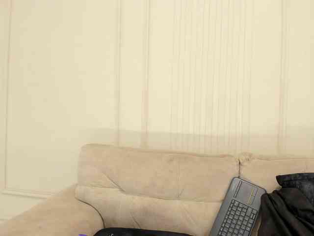 Arianaa-Cooper webcam