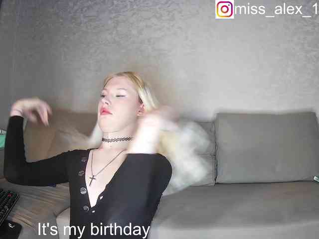 sasyhk01 Sex Cam Show