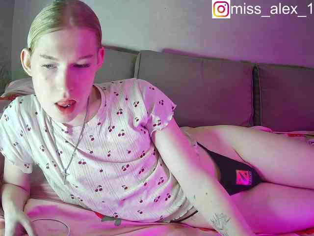 sasyhk01 Sex Cam Show