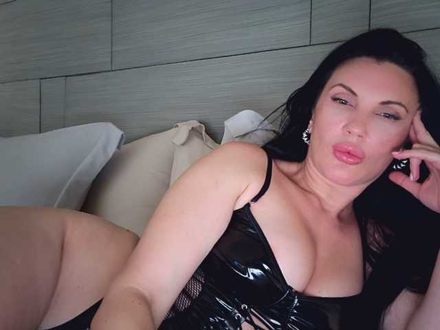LvyOna live cam on BongaCams