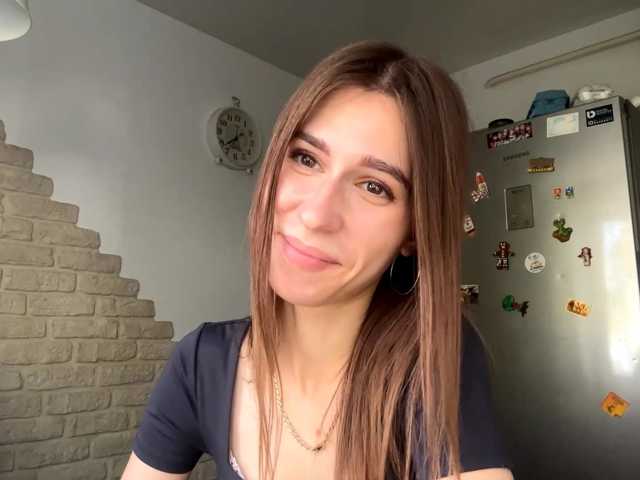 AshantiBadolato live cam preview