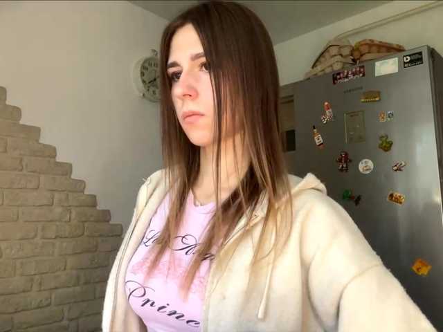 AshantiBadolato live cam preview