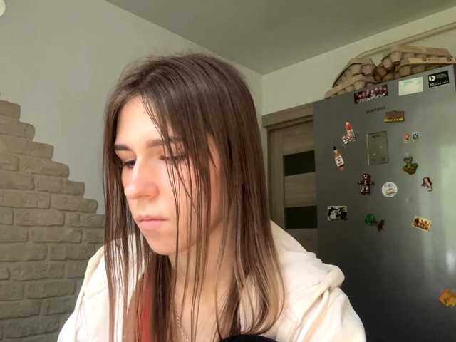 Chat with AshantiBadolato live cam