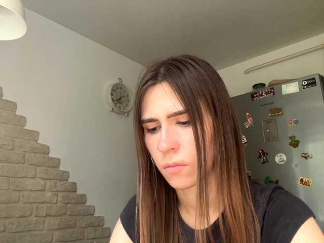 le modèle AshantiBadolato est en webcam porno dans un show sur le site bongacams, il possède les tags suivants: White/Caucasian,Blonde,Shaved