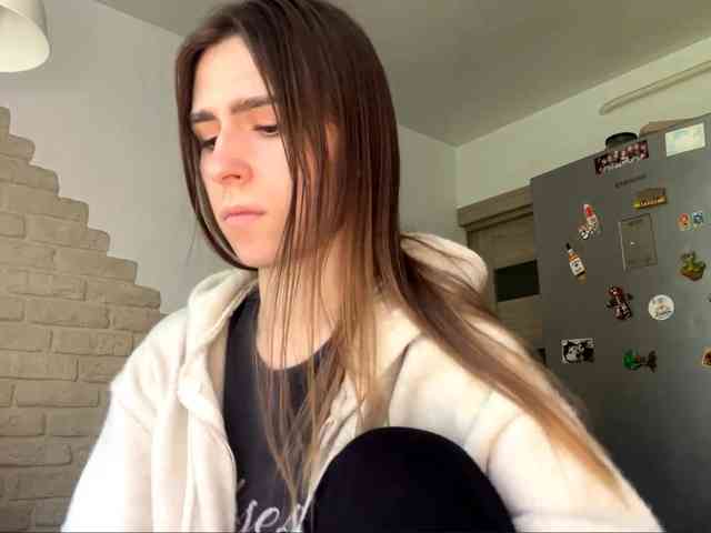 AshantiBadolato webcam